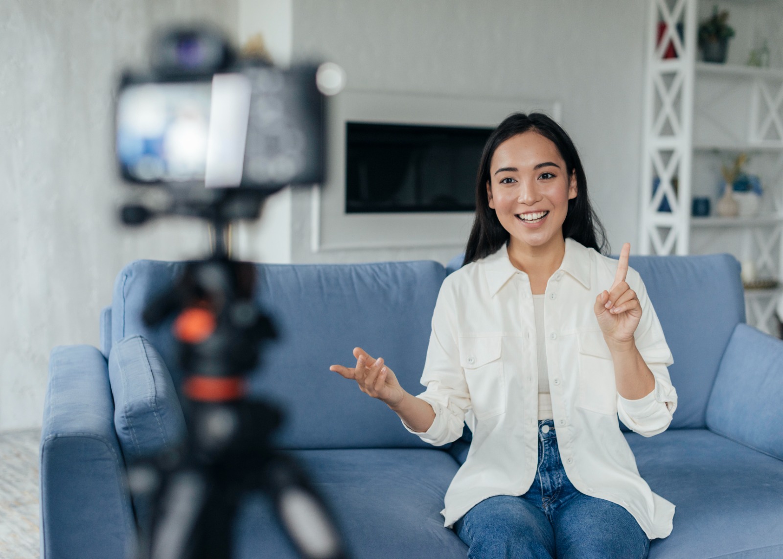Apa Itu Live Streaming? Pengertian, Manfaat, dan Platformnya