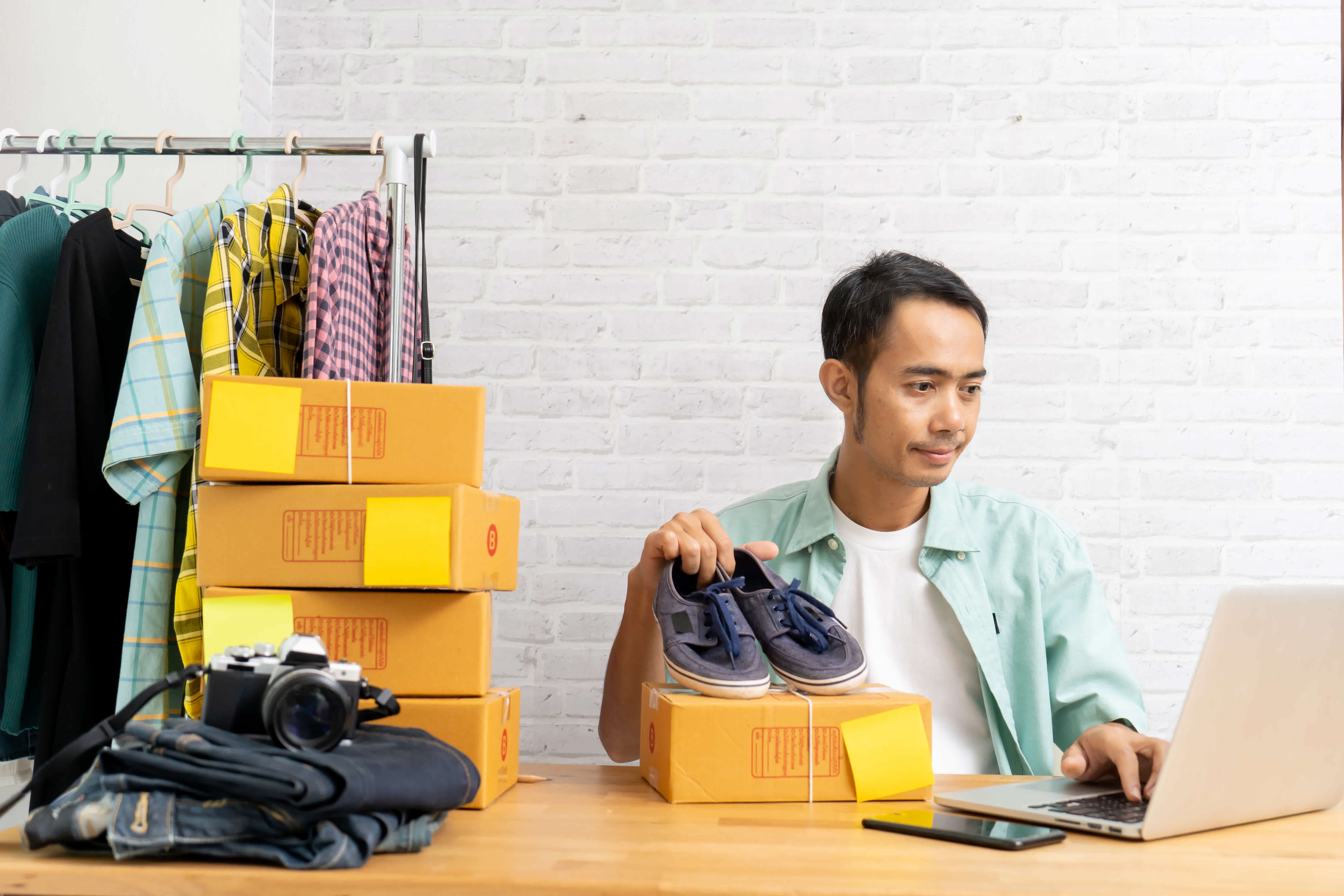 E-Commerce Adalah Ladang Cuan Content Creator, Ini Strateginya